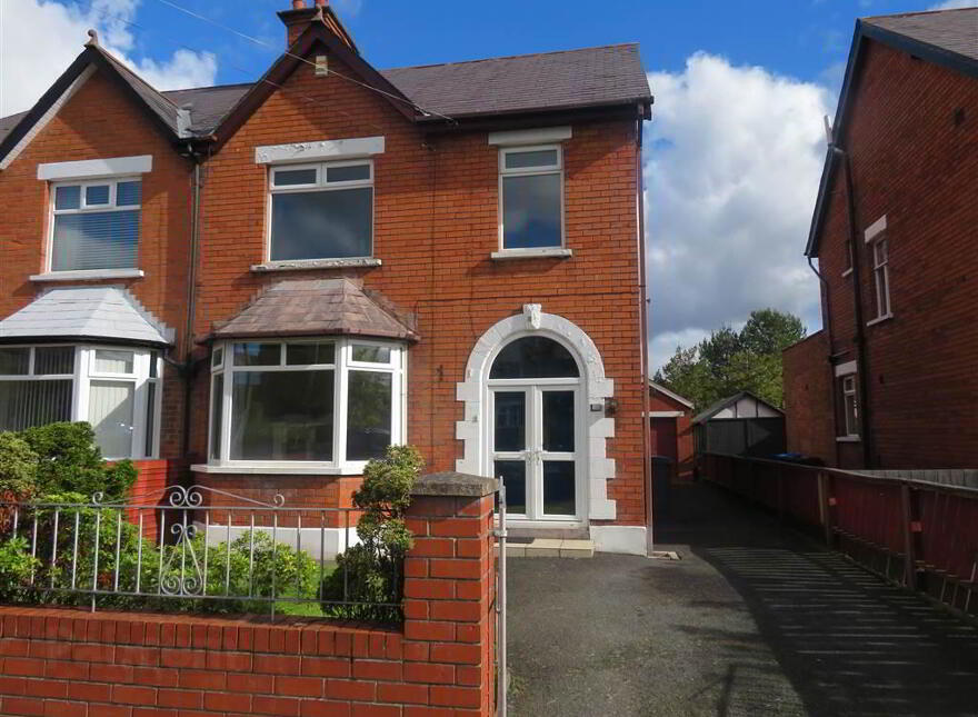 30 Locksley Park, Belfast, BT10 0AR photo