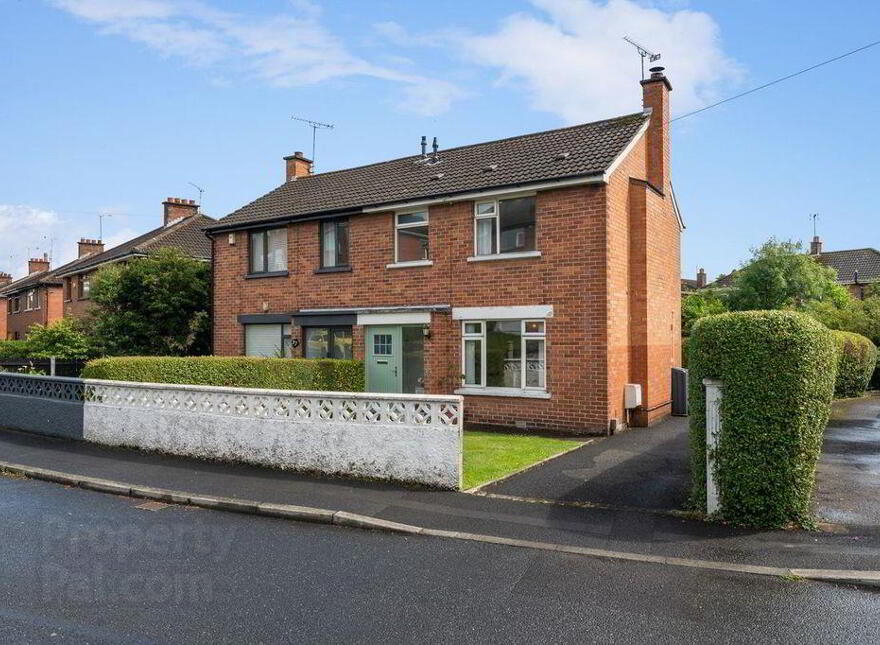 39 Maryville Road, Bangor, BT20 3RH photo