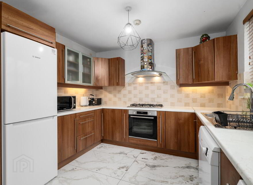 2 Castlegate Drive, Adamstown, K78VP29