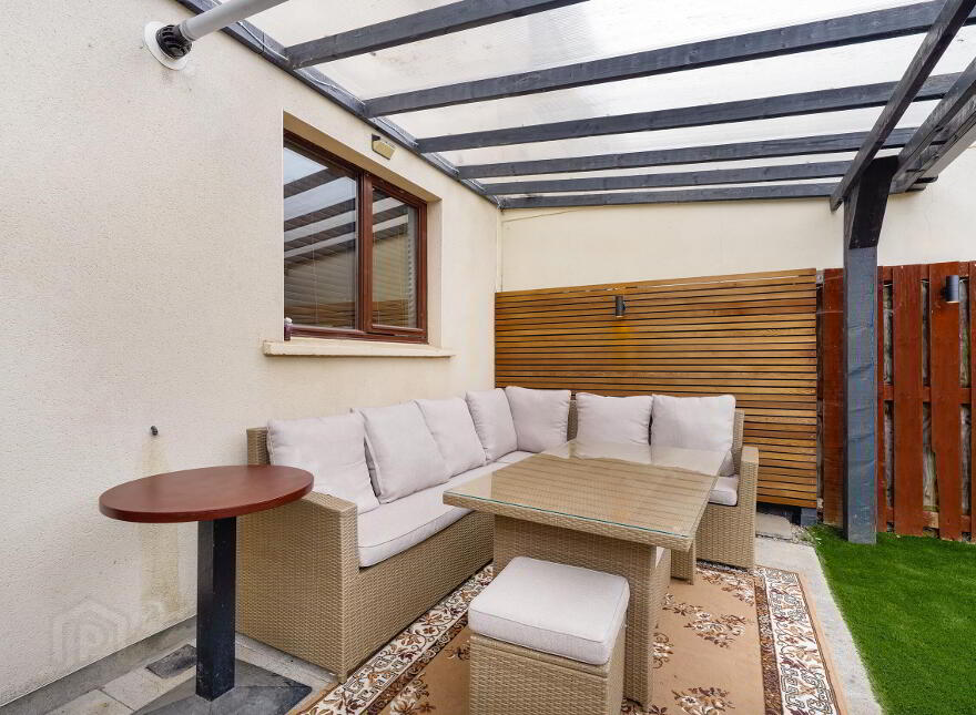 2 Castlegate Drive, Adamstown, K78VP29