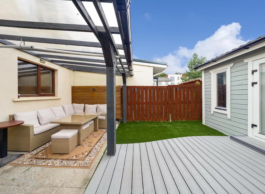 2 Castlegate Drive, Adamstown, K78VP29