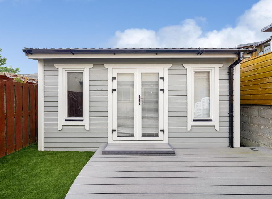 2 Castlegate Drive, Adamstown, K78VP29