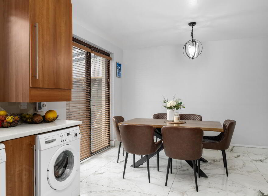 2 Castlegate Drive, Adamstown, K78VP29