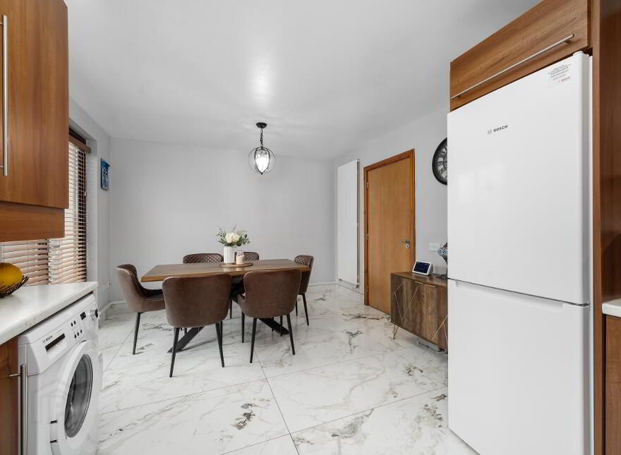 2 Castlegate Drive, Adamstown, K78VP29