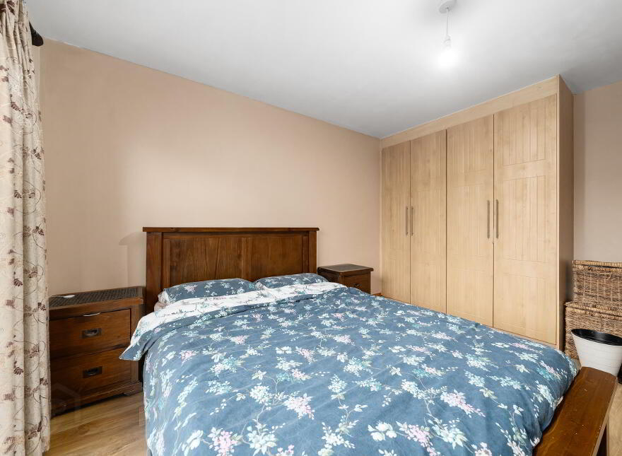 2 Castlegate Drive, Adamstown, K78VP29