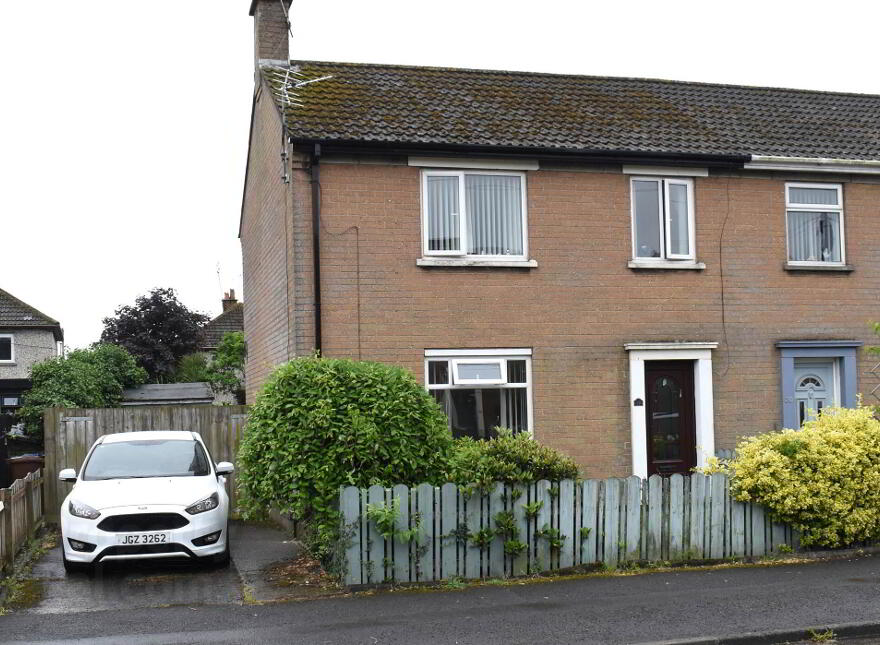 18 Donard Avenue, Newtownards, BT23 4NF photo
