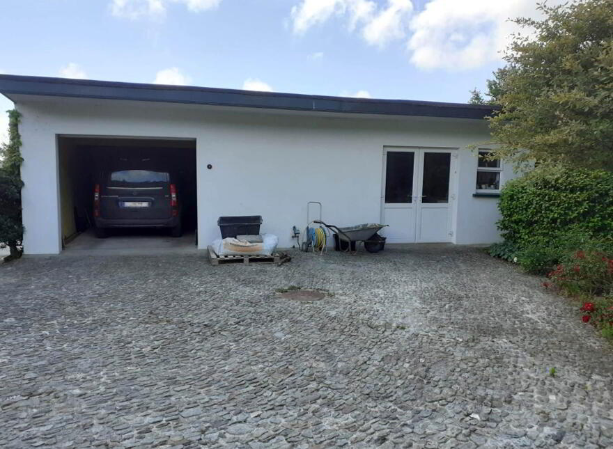 Majos House, Enaughter, Goleen, P81YH01