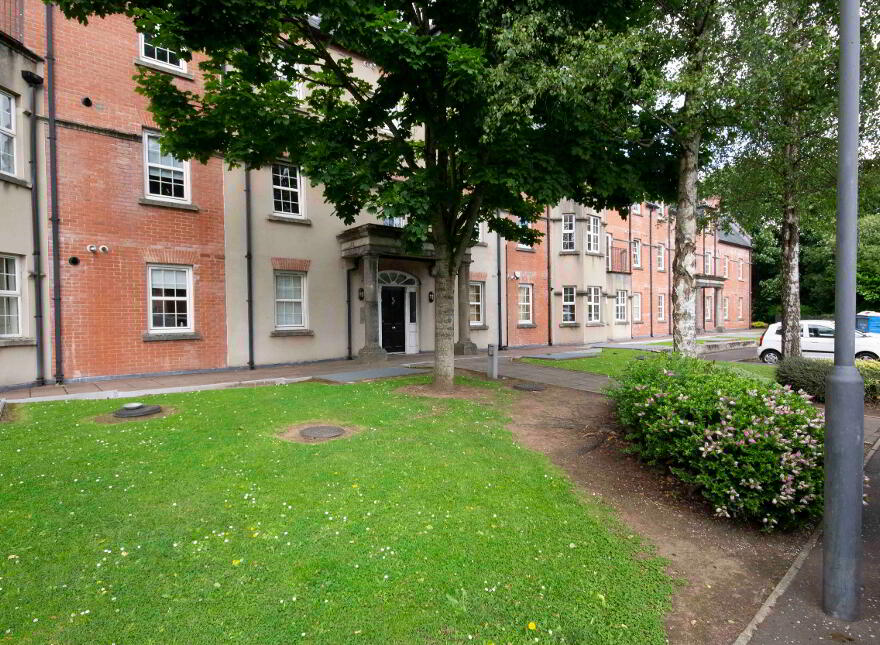 42 Milfort Mews, Dunmurry, Belfast, BT17 9JE photo