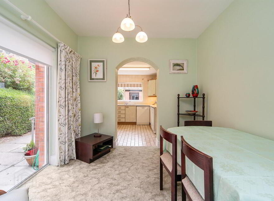 69 Marlborough Park North, Malone Road, Belfast, BT9 6HL