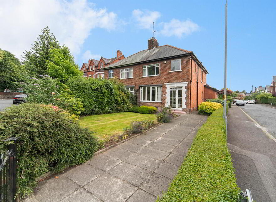 69 Marlborough Park North, Malone Road, Belfast, BT9 6HL photo