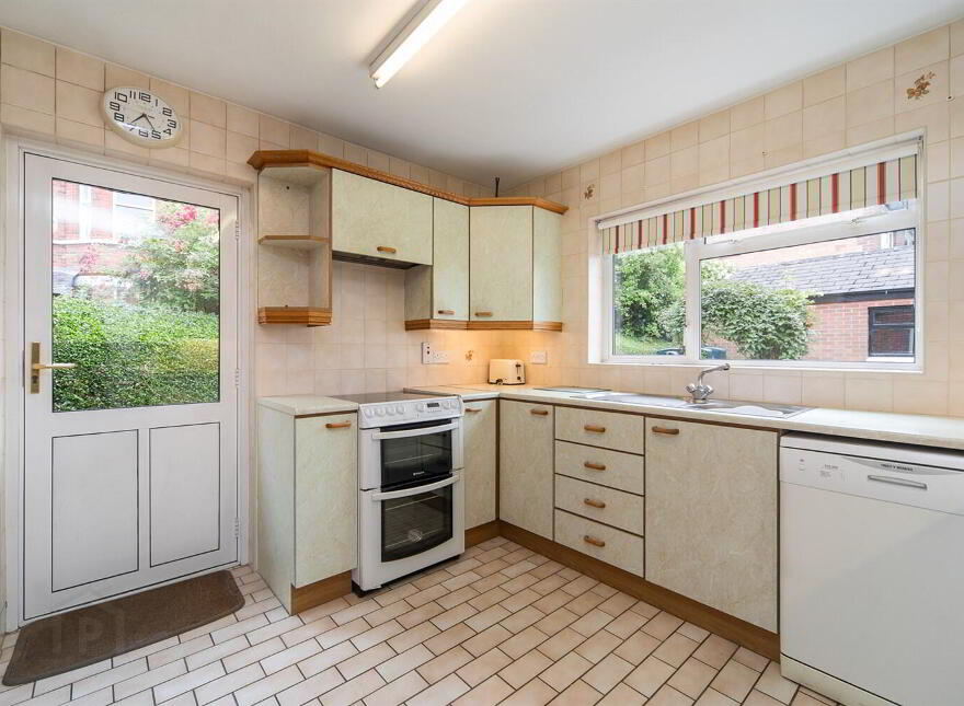 69 Marlborough Park North, Malone Road, Belfast, BT9 6HL