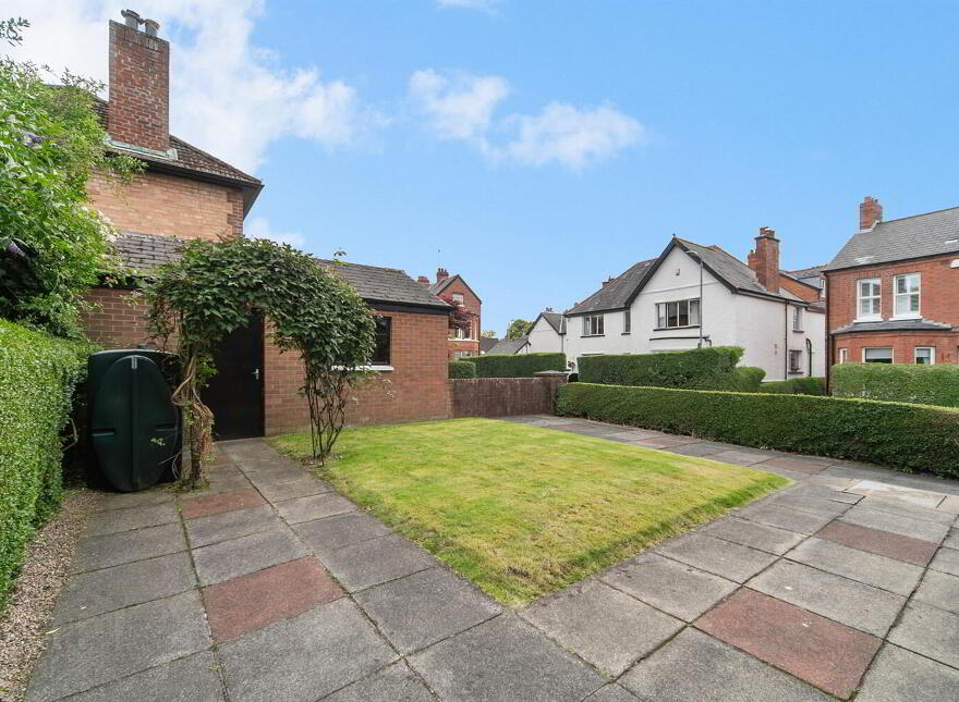 69 Marlborough Park North, Malone Road, Belfast, BT9 6HL