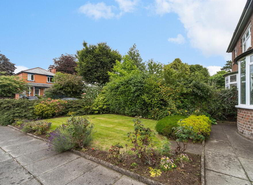 69 Marlborough Park North, Malone Road, Belfast, BT9 6HL