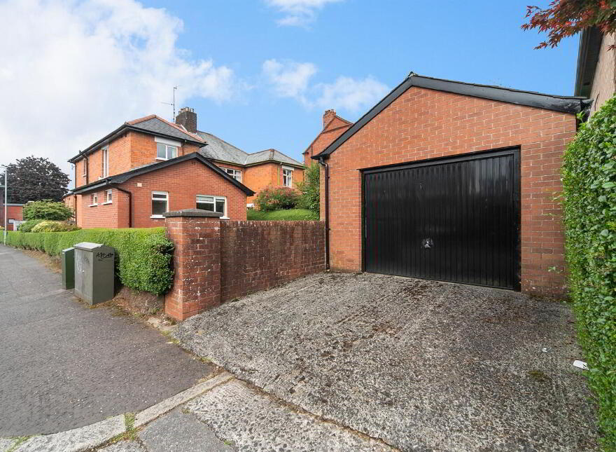 69 Marlborough Park North, Malone Road, Belfast, BT9 6HL