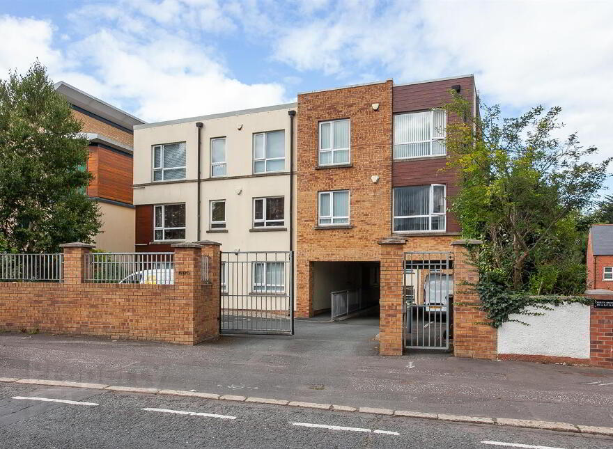 Apt 8b Altona Place, 218 Belmont Rd, Belfast, BT4 2AT photo