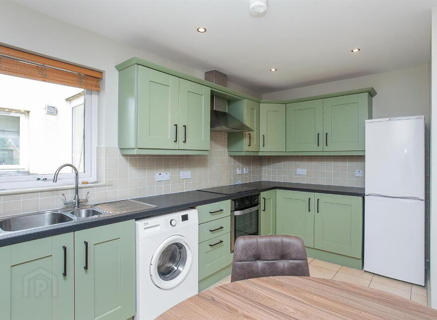 Apt 8b Altona Place, 218 Belmont Rd, Belfast, BT4 2AT