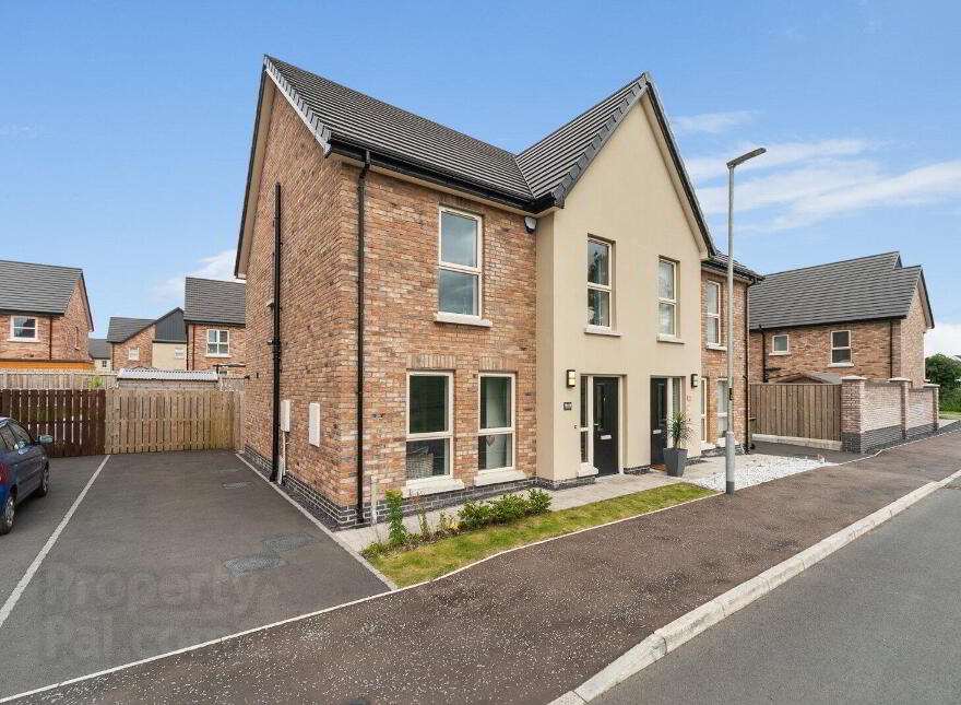 42 Woodbrook Meadows, Lisburn And Castlereag, Lisburn, BT28 0AE photo