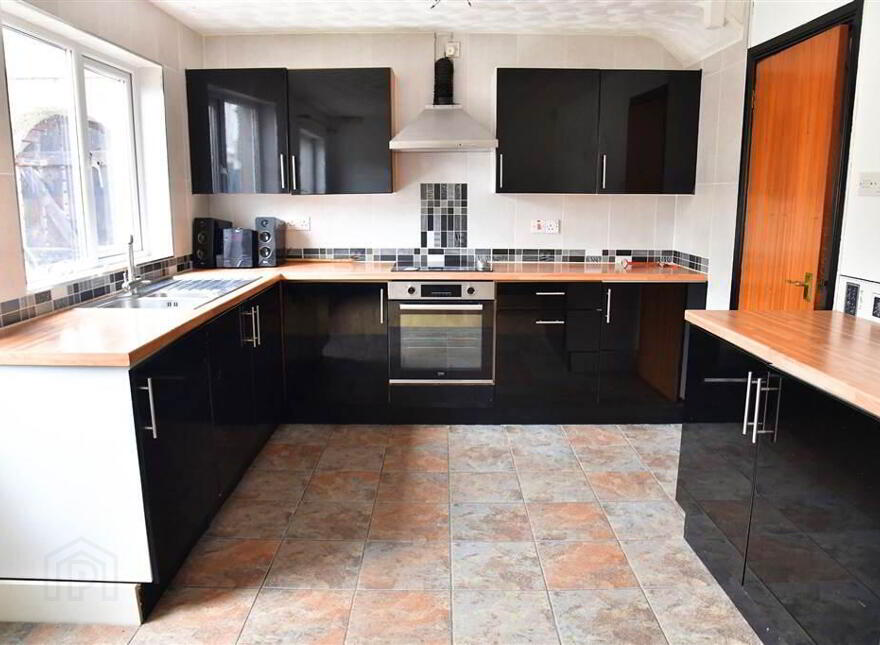 63 Fenaghy Park, Galgorm, Ballymena, BT42 1JT