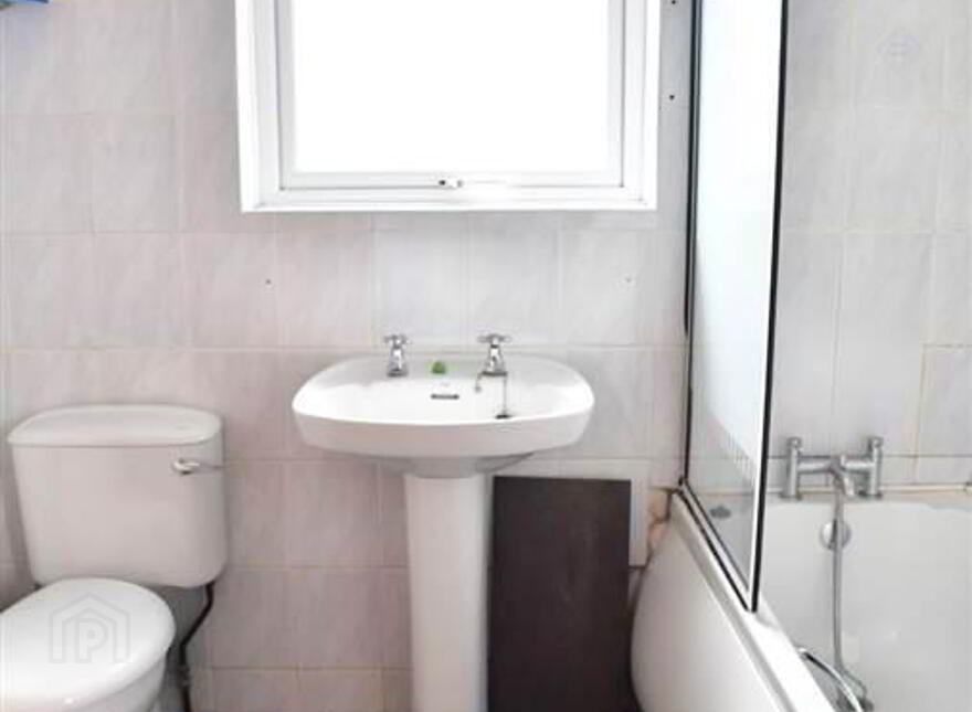 63 Fenaghy Park, Galgorm, Ballymena, BT42 1JT