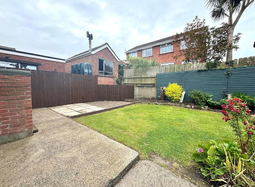 4 Rockland Crescent, Newtownards, BT23 8SF