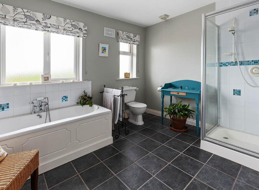 The Gate Lodge Carrickbaggot Co Louth A92 Dt80