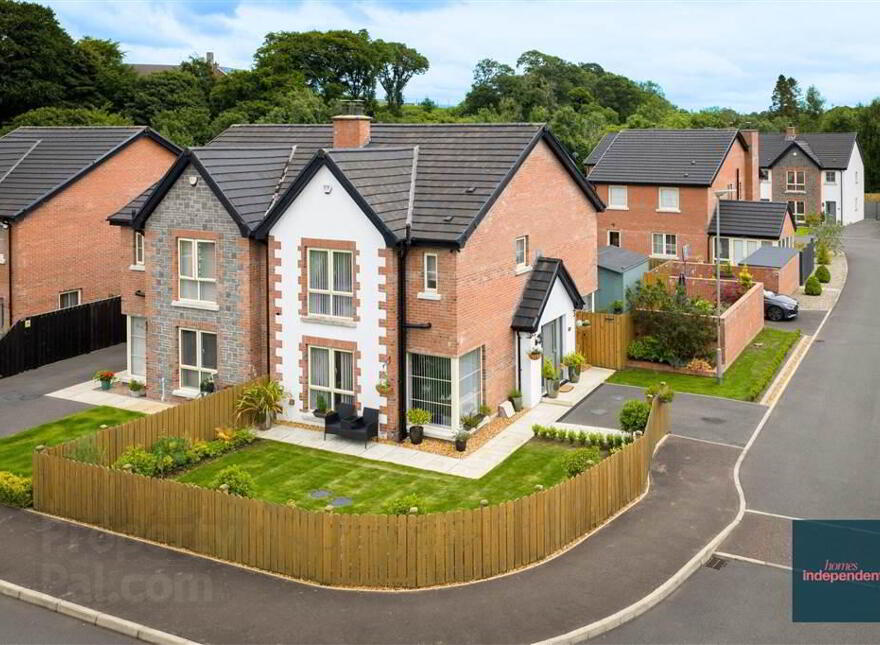 43 Haughtons Hall, Cullybackey, BT42 1FT photo