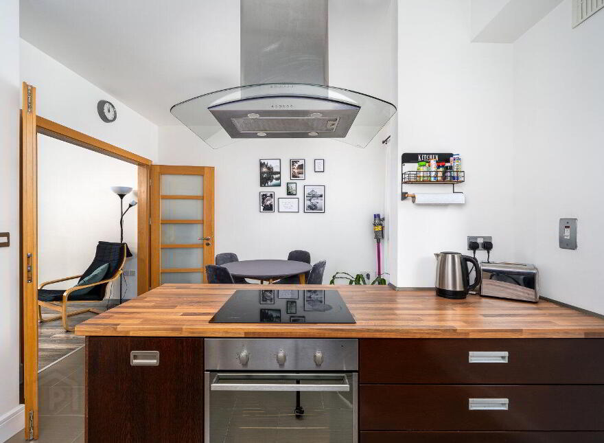 25 Battery Court, Battery Road, N39X2W2