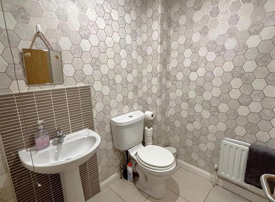 Apt 7, 109 Shankill Road, Belfast, BT13 1FD