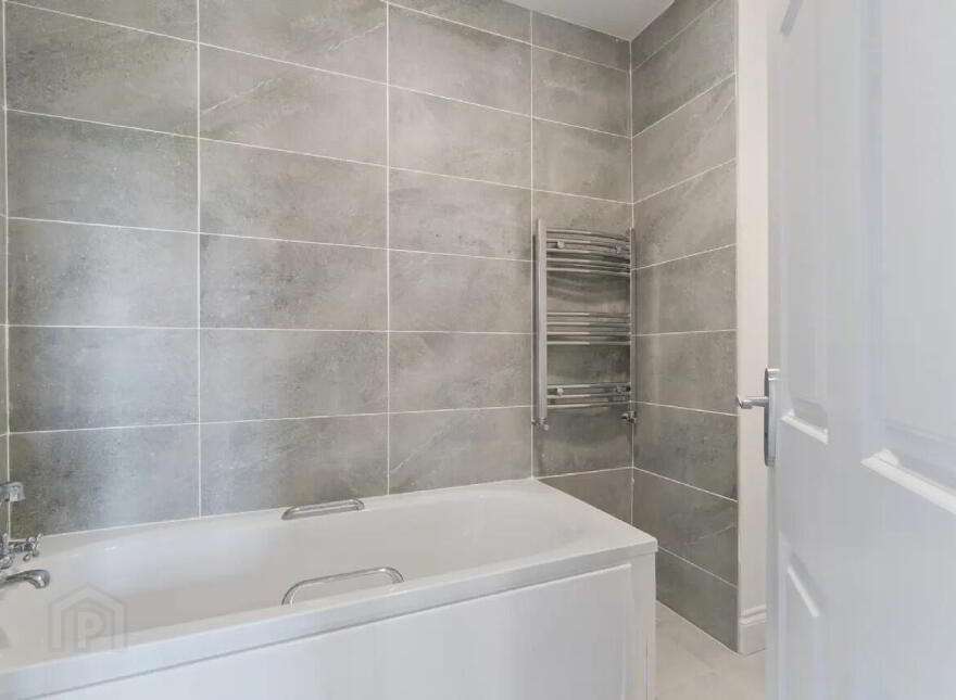 2 Glencarra, Knock, F12YD70
