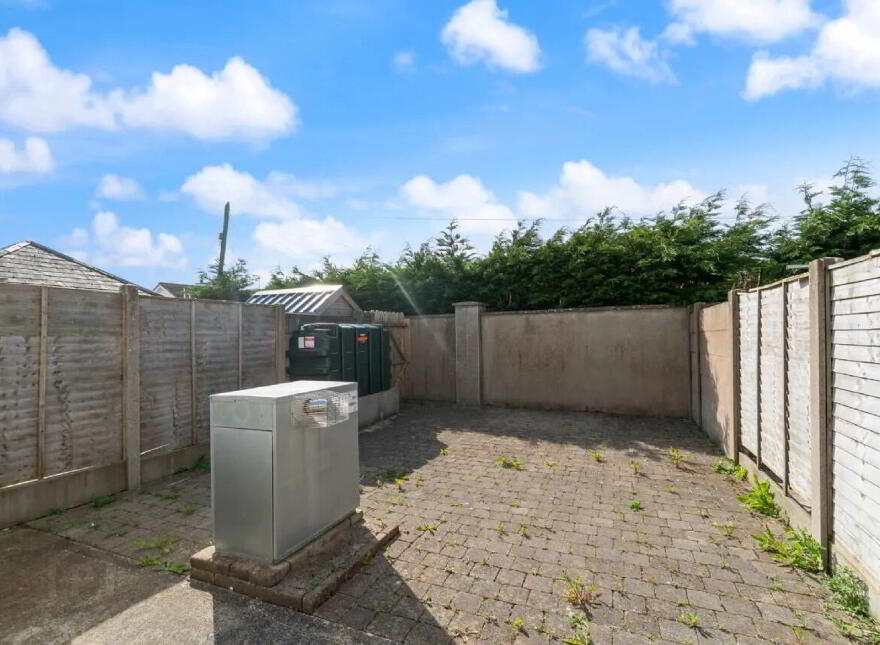 2 Glencarra, Knock, F12YD70