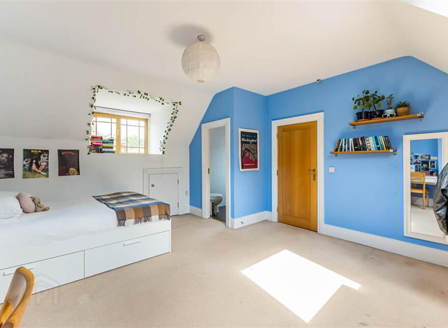 27a Deramore Park, Malone, Belfast, BT9 5JX