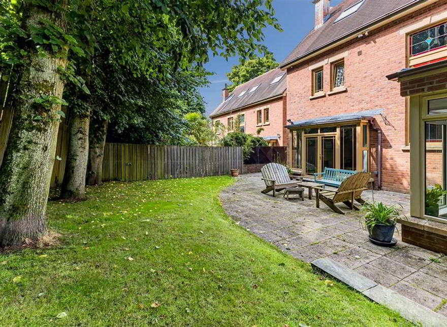 27a Deramore Park, Malone, Belfast, BT9 5JX