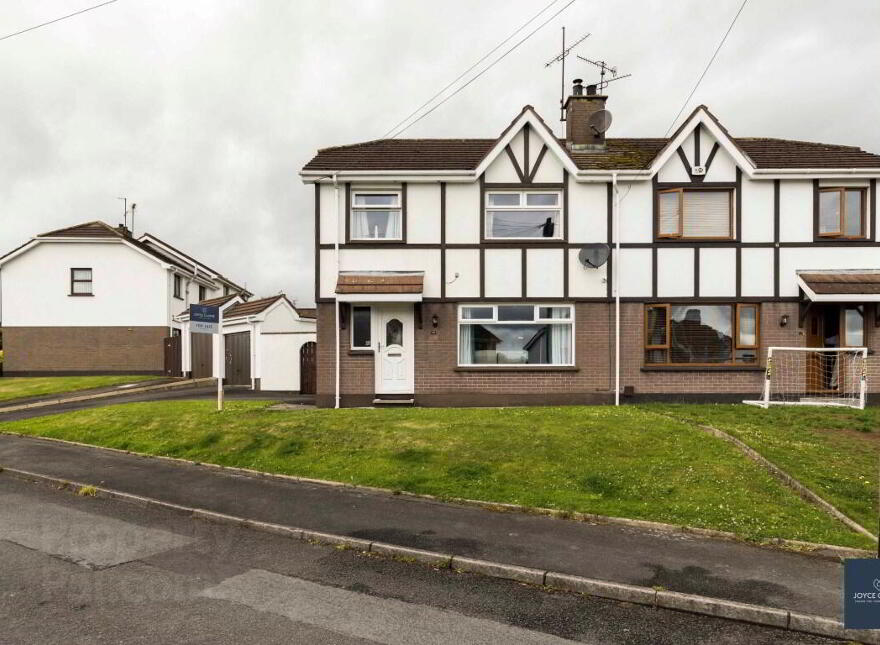 40 Angela Crescent, Armagh, BT61 9JP photo