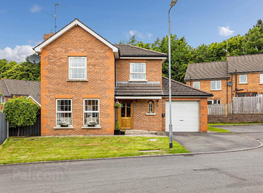 126 Causeway Meadows, Lisburn, BT28 2GE photo