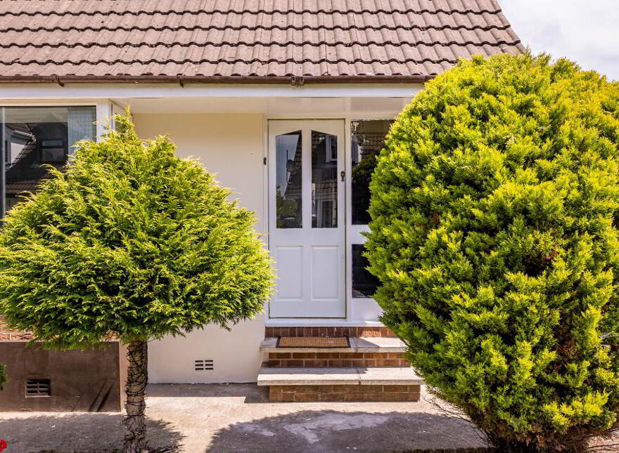4 Moorland Park, Lisburn, BT28 2XT