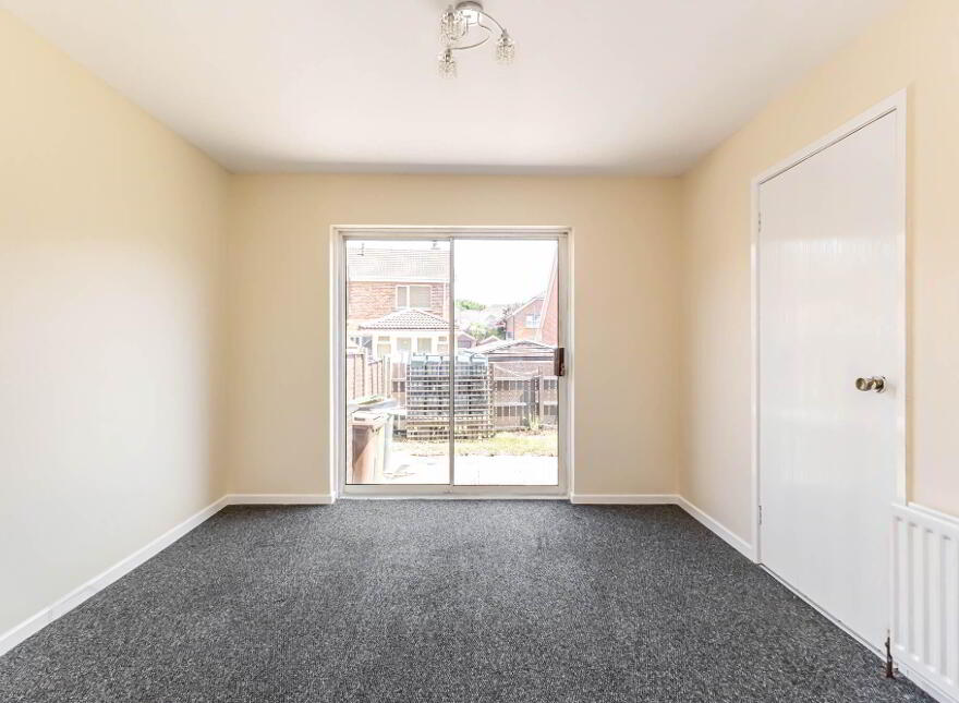 4 Moorland Park, Lisburn, BT28 2XT