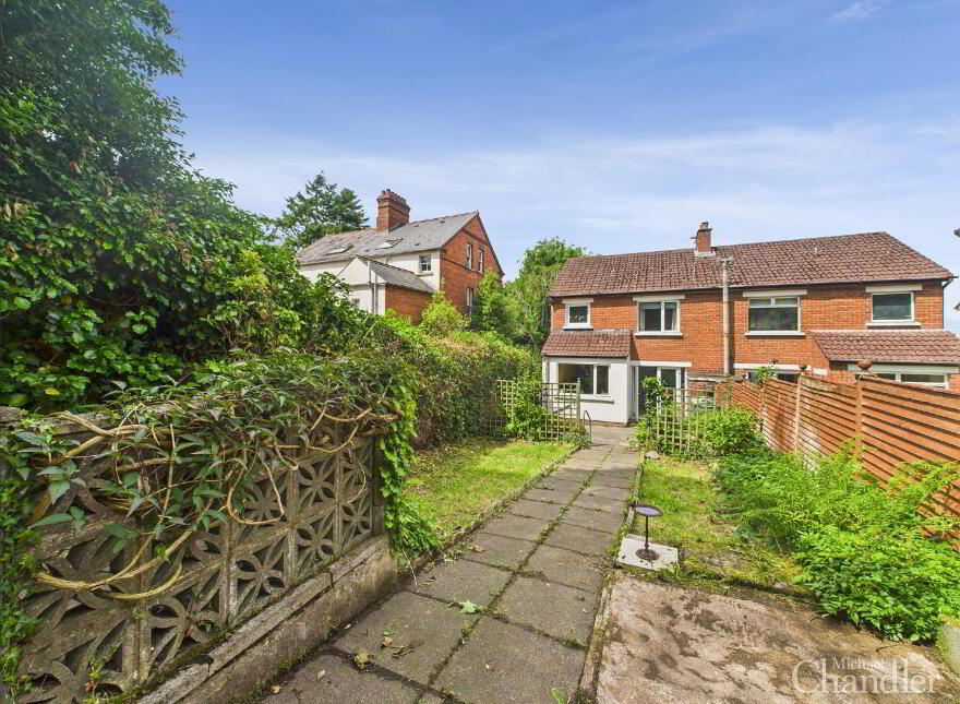 116 Upper Knockbreda Road, Belfast, BT6 9QB
