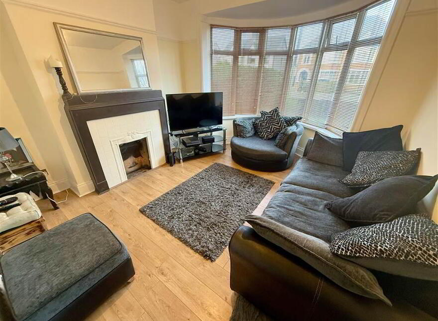 39 Grand Parade, Belfast, BT5 5HG