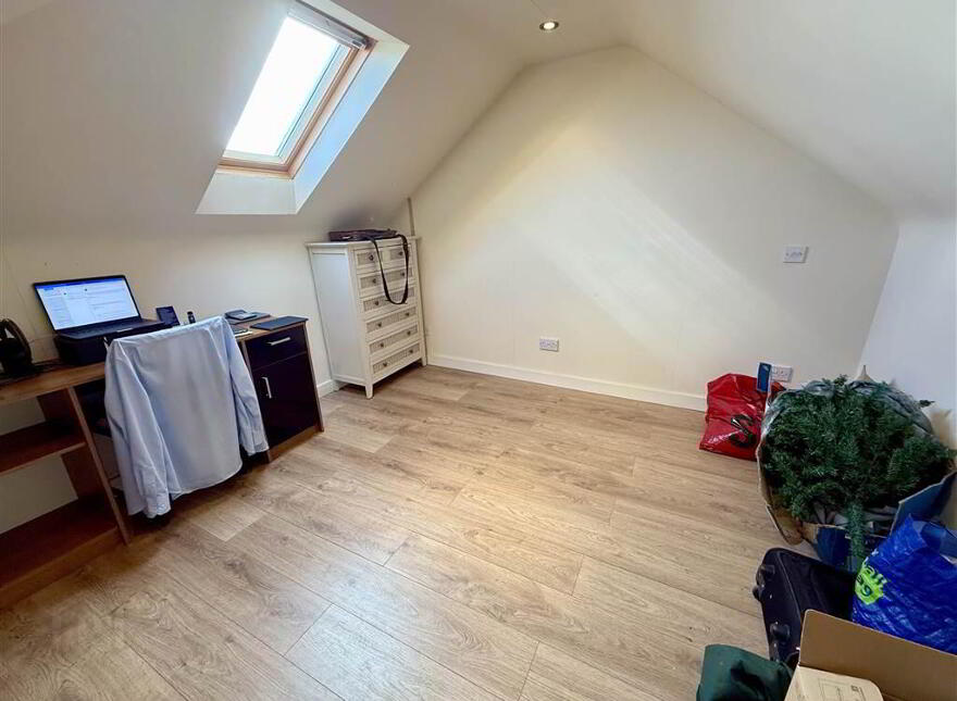 39 Grand Parade, Belfast, BT5 5HG