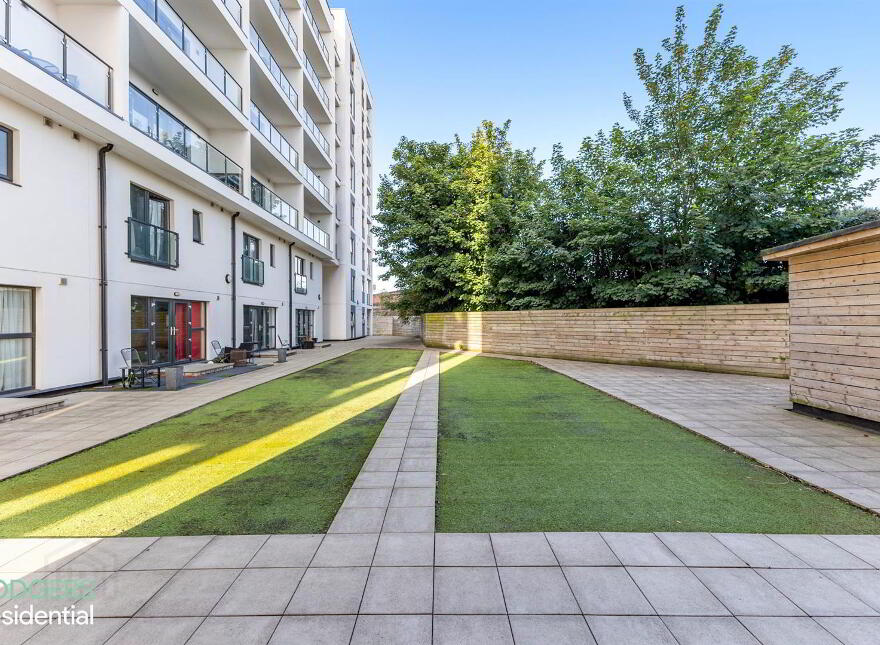 Apt 10, 25 Bridge End, Belfast, BT5 4AW