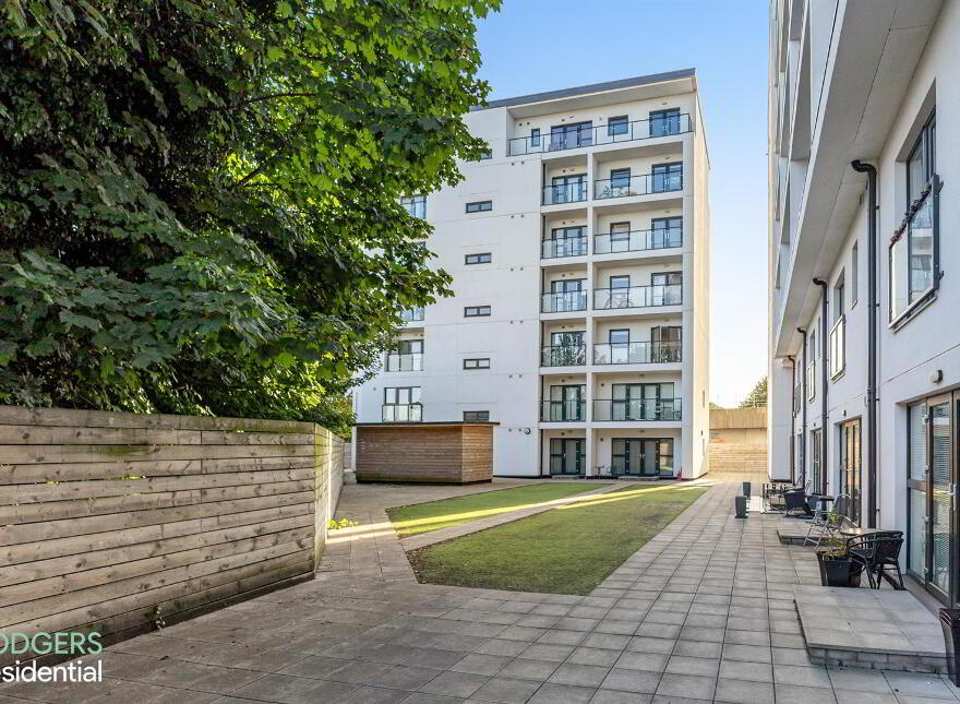 Apt 10, 25 Bridge End, Belfast, BT5 4AW