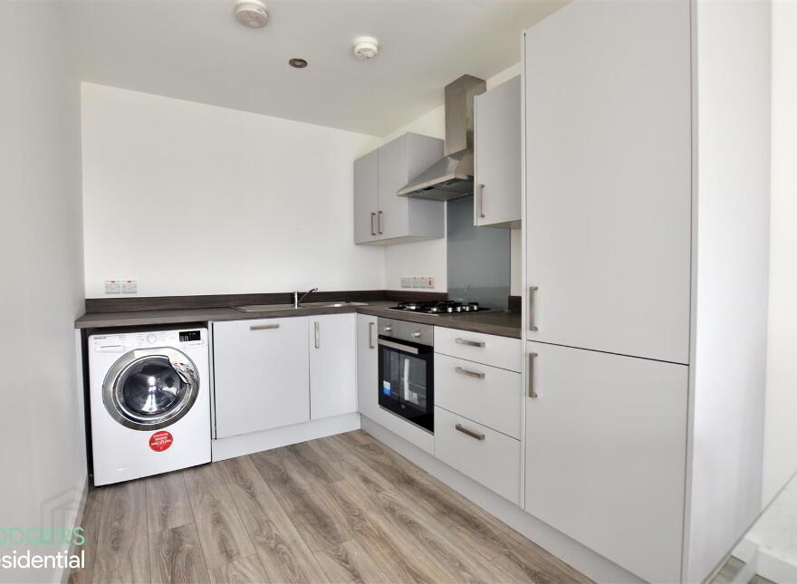Apt 10, 25 Bridge End, Belfast, BT5 4AW