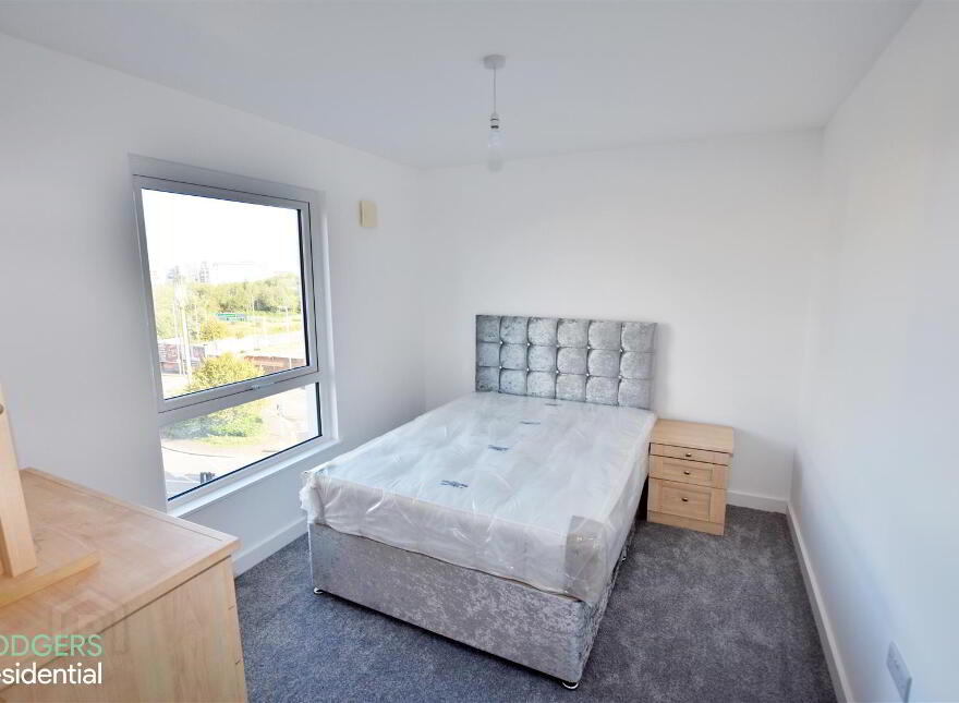 Apt 10, 25 Bridge End, Belfast, BT5 4AW