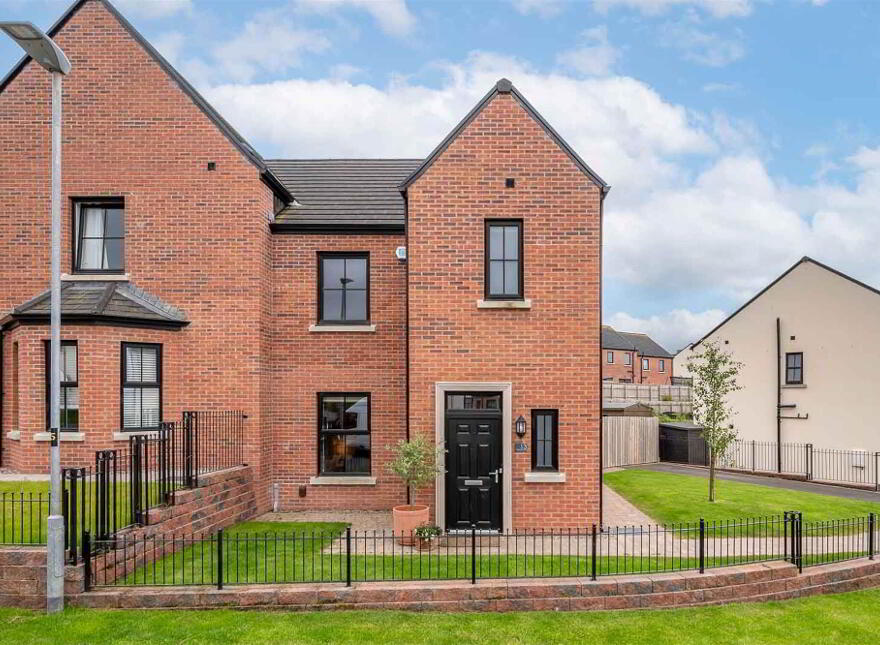 13 Castlegowan Crescent, Belfast, BT5 7WQ photo