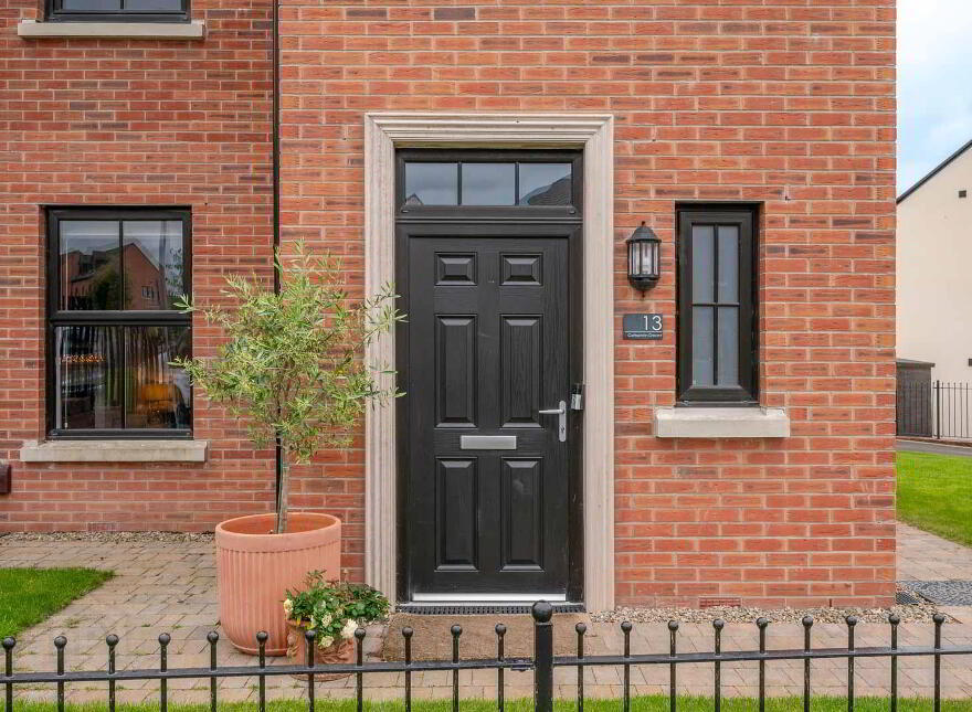 13 Castlegowan Crescent, Belfast, BT5 7WQ