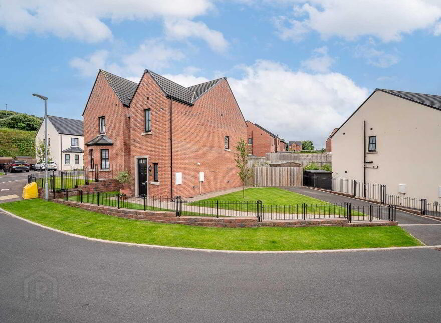 13 Castlegowan Crescent, Belfast, BT5 7WQ