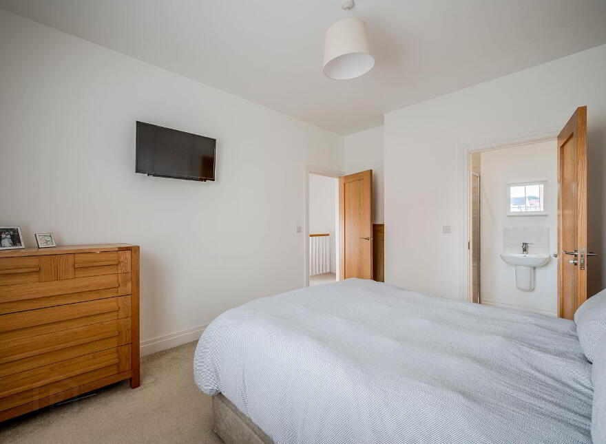13 Castlegowan Crescent, Belfast, BT5 7WQ