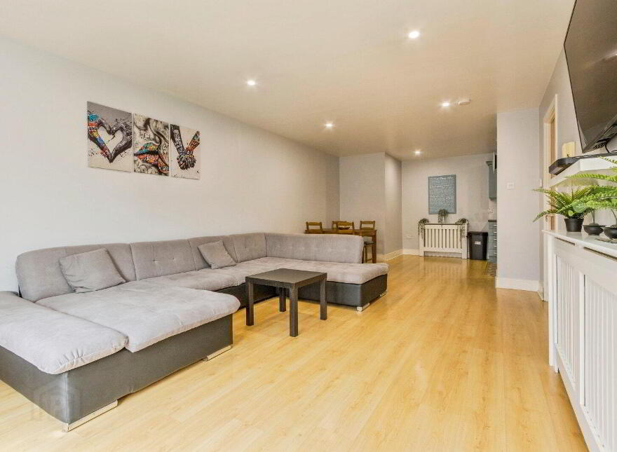 Flat 2 South Studios, 85 Tates Avenue, Belfast, Belfast, BT9 7BS