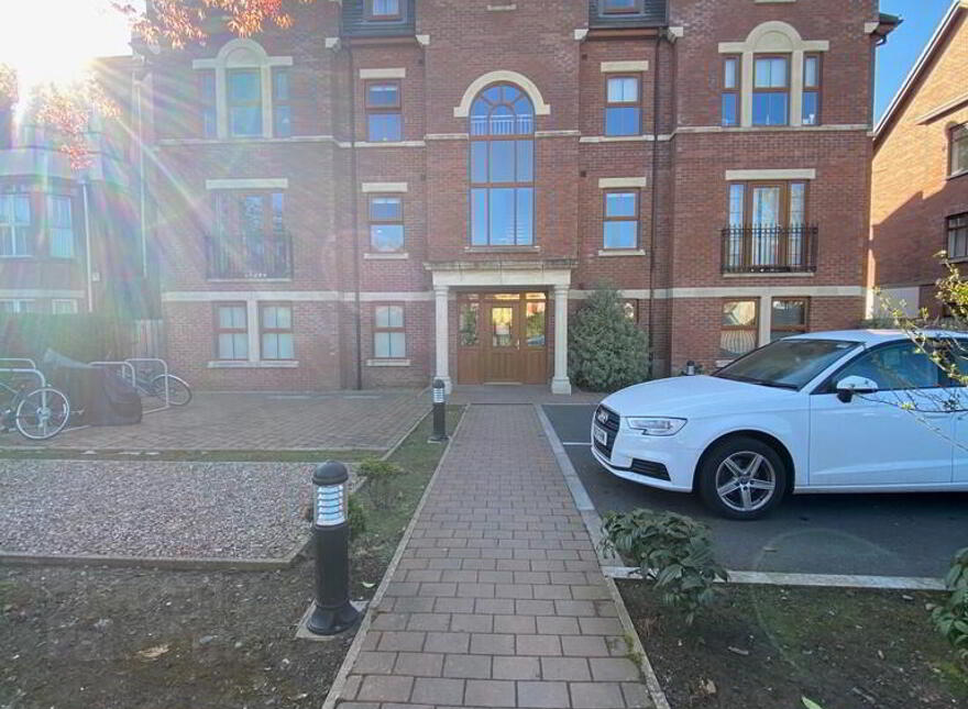 Apt 5, 22 Upper Lisburn Road, Finaghy, Belfast, BT10 0AA photo