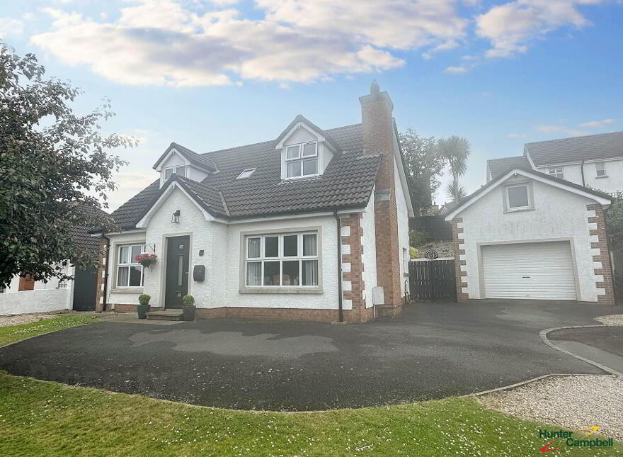 44 Huntersbuoy, Larne, BT40 2HH photo